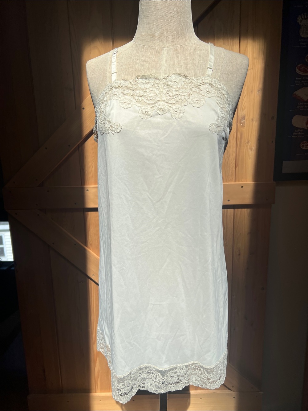 EUC Vintage slip with adjustable straps size Small